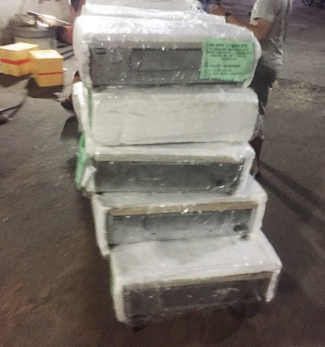 An Giang: Thu giữ nhiều bếp gas và dao Thái nghi hàng lậu