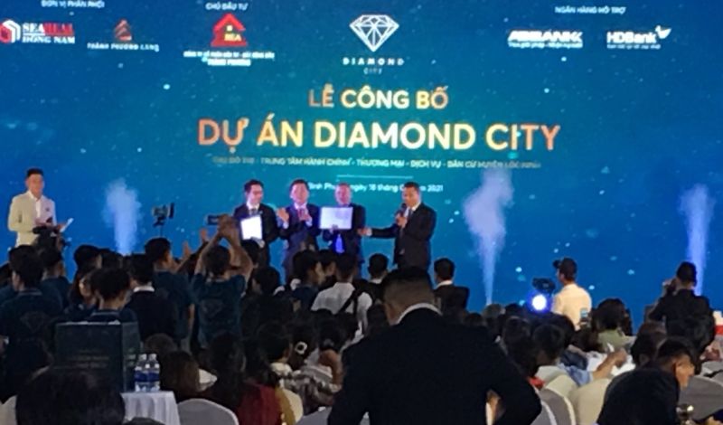 Lộc Ninh (Bình Phước): Chưa hoàn thiện hạ tầng, dự án Diamond City đã rao bán rầm rộ?