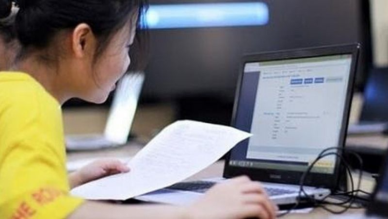 Hà Nội: Học sinh tập dượt đăng ký nguyện vọng xét tuyển đại học