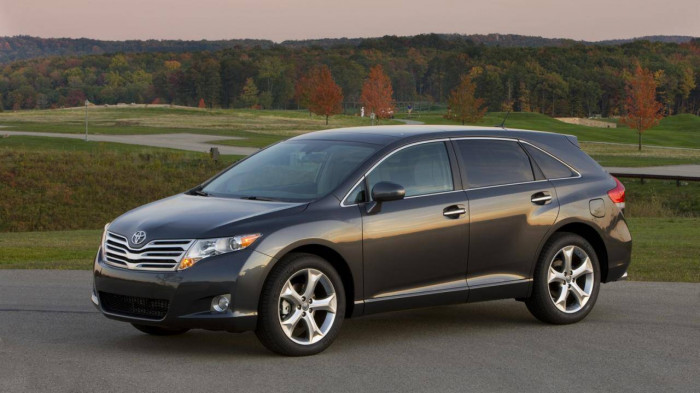Toyota triệu hồi hơn 370.000 chiếc Venza do lỗi túi khí