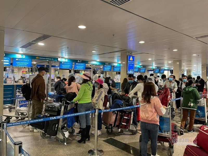 Lên phương án giảm ùn tắc dịp 30/4 - 1/5 tại sân bay Tân Sơn Nhất