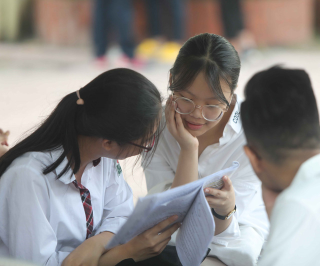 Học sinh Hà Nội bắt đầu khai Phiếu đăng ký dự tuyển vào lớp 10 THPT năm học 2021-2022