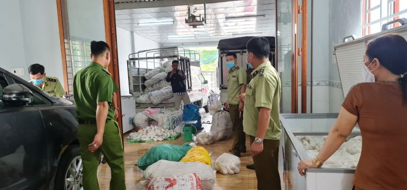 An Giang: Thu giữ 3 tấn thực phẩm chay không rõ nguồn gốc