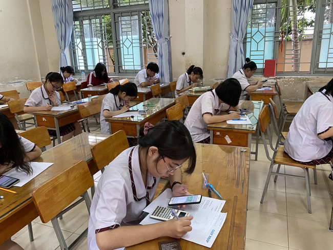 Danh sách các trường hợp được miễn thi Ngoại ngữ khi xét tốt nghiệp THPT 2021