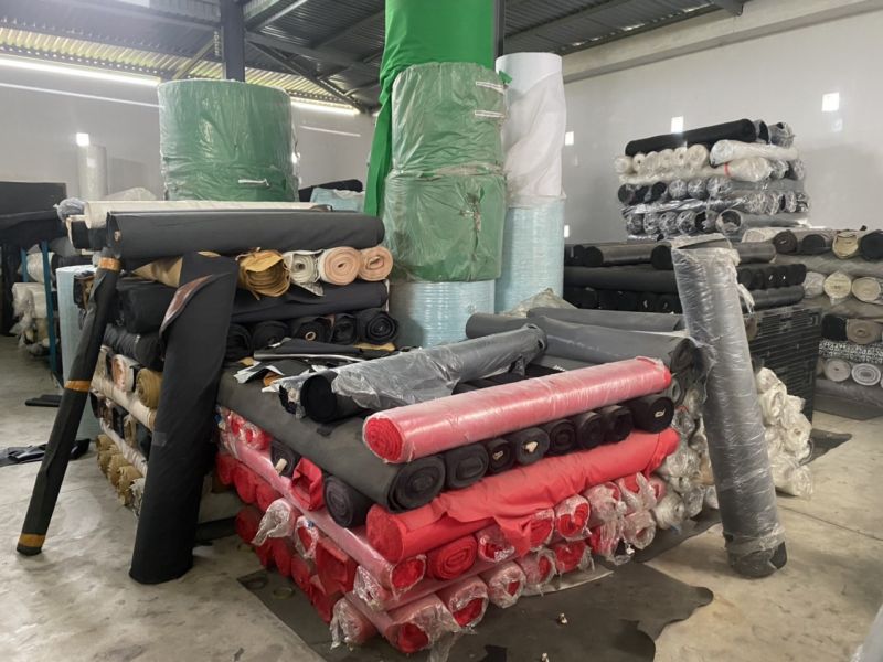 Long An: Thu giữ hơn 30 tấn vải các loại không rõ nguồn gốc, xuất xứ
