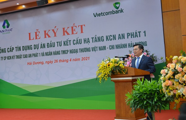 Ông Nguyễn Thanh Tùng - Phó Tổng Giám đốc Vietcombank phát biểu tại buổi lễ