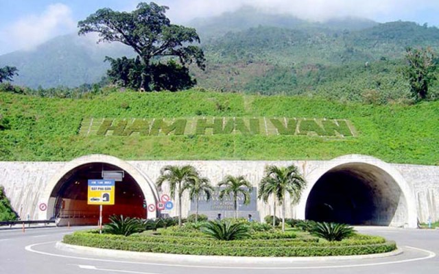 Điều chỉnh mức thu phí qua hầm Hải Vân, doanh nghiệp kêu trời