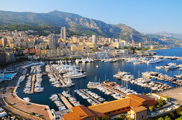 Hàng trăm du thuyền hạng sang tề tựu tại cảng Hercules dịp Triển lãm du thuyền Monaco hàng năm