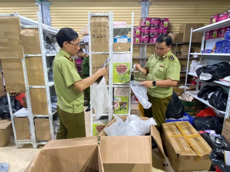 Nam Định: Triệt phá kho hàng lậu, thu giữ số lượng lớn mỹ phẩm chưa qua kiểm định chất lượng