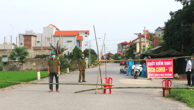 Từ 17h ngày 29/4, UBND tỉnh Hà Nam vừa quyết định thiết lập vùng cách ly y tế 28 ngày đối với thôn Quan Nhân, xã Đạo Lý, huyện Lý Nhân, nơi 5 bệnh nhân COVID-19 sinh sống.