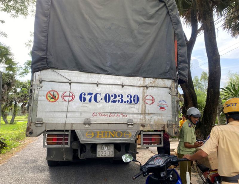 An Giang: Phát hiện 1.200 thùng me lột vỏ không không hóa đơn, chứng từ