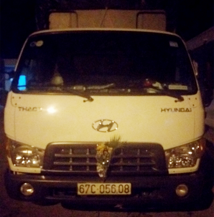 An Giang: Bắt quả tang xe tải vận chuyển thuốc lá và bếp gas nhập lậu