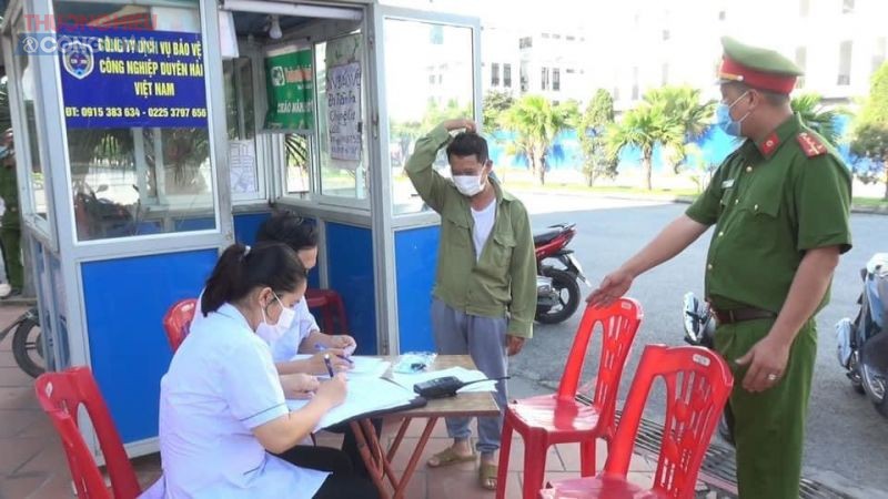 Xã An Đồng huyện An Dương ra quân xử phạt vi phạm hành chính đối với những trường hợp không đeo khẩu trang