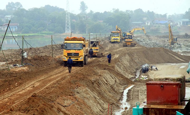 Đề xuất lập tổ công tác đặc biệt tháo gỡ khó khăn các dự án đầu tư