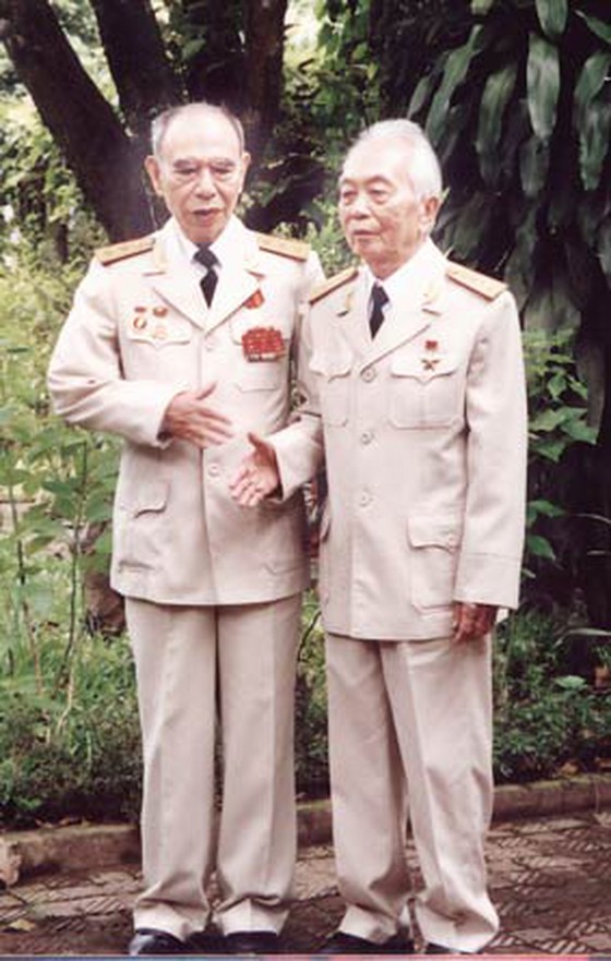 Cố Thượng tướng, Giáo sư - Nhà giáo Nhân dân Hoàng Minh Thảo: Doanh nhân trẻ là tương lai của đất nước