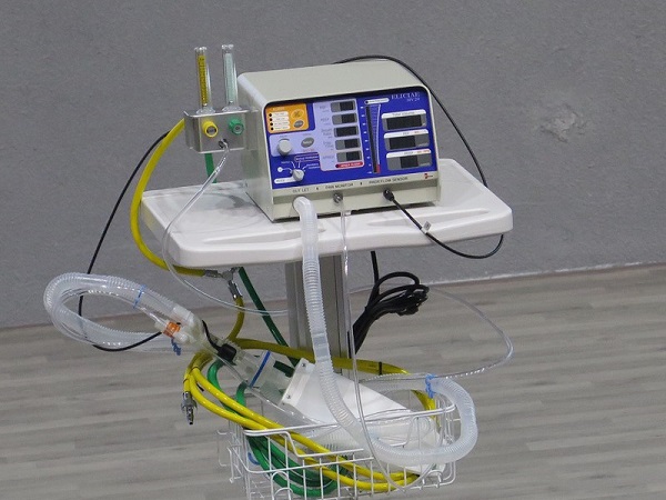 Tập đoàn Giáo dục Văn Lang vận chuyển cấp tốc 100 máy thở tiếp ứng cho nước Lào chống Covid-19