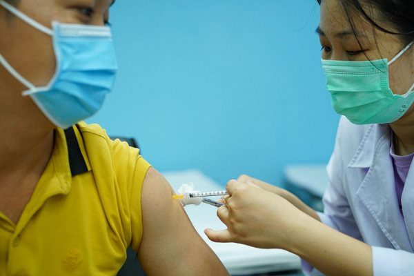 TP. HCM: Gần 100 nhà báo, phóng viên được tiêm vaccine COVID-19