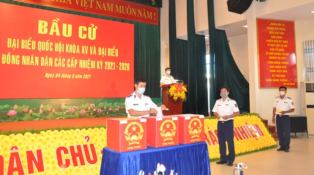 BR-VT: Khai mạc bầu cử sớm, hàng trăm cử tri đã hoàn thành bỏ phiếu để làm nhiệm vụ trên biển