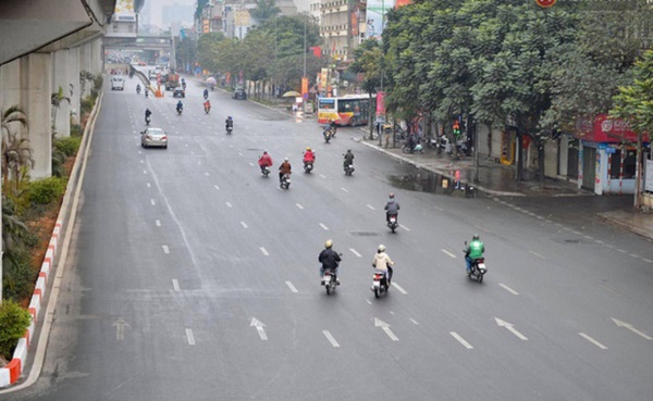 Hà Nội vận động người dân không ra khỏi nhà khi không cần thiết để tránh lây bệnh