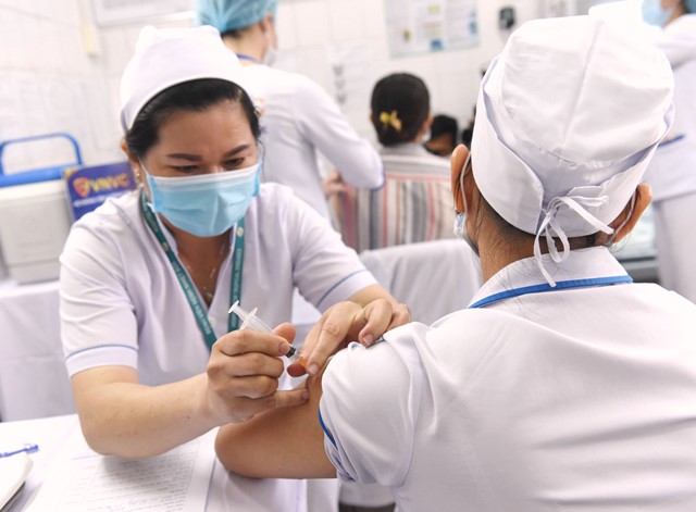 Bộ Y tế: Thông báo thêm 1 ca sốc phản vệ sau tiêm vắc xin Covid-19 ở TP.Đà Nẵng