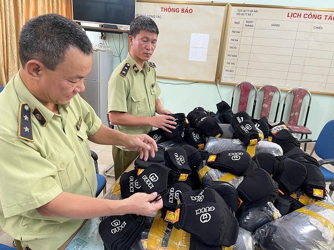 Lực lượng QLTT Hà Nội tăng cường kiểm tra hàng hóa
