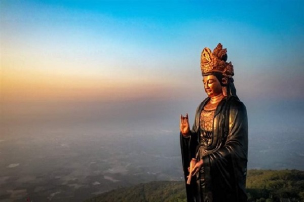 Tượng Phật Bà Tây Bổ Đà Sơn trên núi Bà Đen