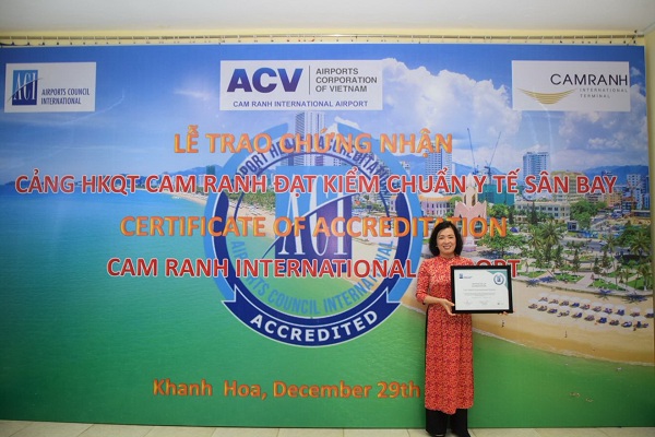 Cảng hàng không quốc tế Cam Ranh được cấp Chứng nhận Sân bay an toàn Y Tế (AHA) Cảng hàng không quốc tế Cam Ranh được cấp Chứng nhận Sân bay an toàn Y Tế (AHA)