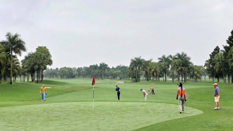 Hà Nội tạm dừng hoạt động thể thao, sân golf, tập golf từ 12h00 ngày 13/5