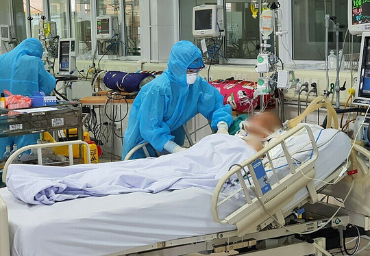 trong số 46 bệnh nhân COVID-19 tiên lượng nặng và rất nặng tại Việt Nam hiện nay có 2 người đang được can thiệp ECMO