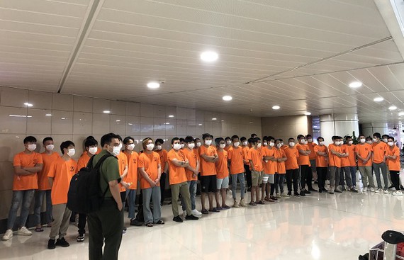 TPHCM: Trục xuất 52 người nước ngoài nhập cảnh trái phép