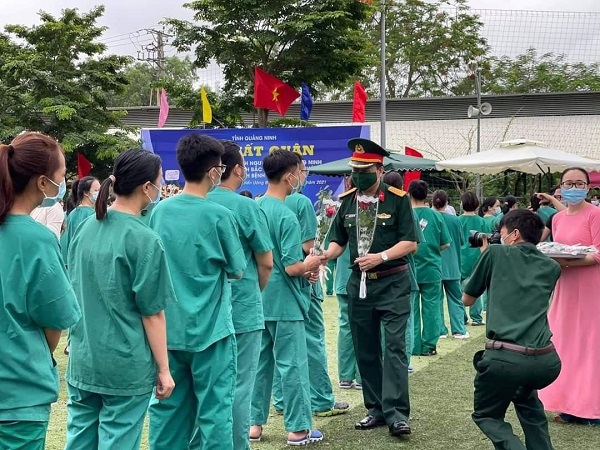 Lễ ra quân của các Chiến Sĩ Bệnh Viện Việt Nam Thuỵ Điển - Uông Bí đi hỗ trợ tỉnh Bắc Giang chống dịch