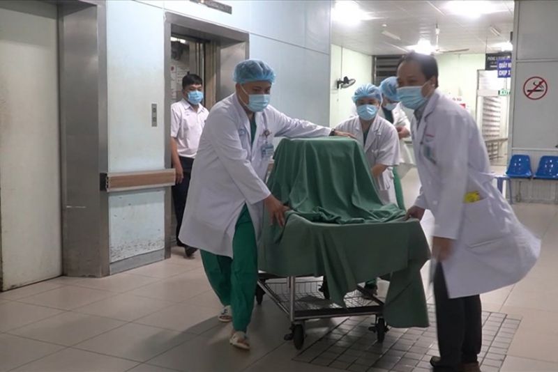 Bệnh viện Chợ Rẫy vận chuyển trái tim của người đàn ông 41 tuổi hiến tặng từ Bệnh viện Bà Rịa về TPHCM