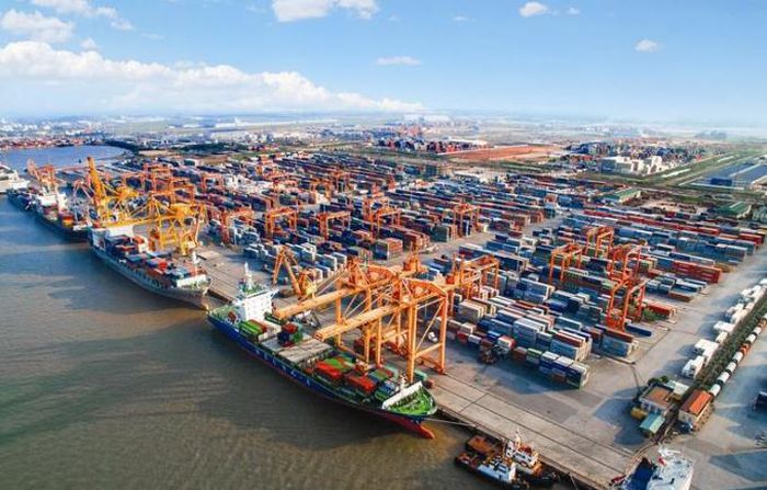 Bộ GTVT đề xuất tăng mức phạt đối với hành vi tự ý tăng giá dịch vụ đường biển