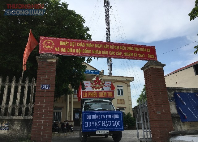 Xe tuyên truyền lưu động của Trung tâm Văn hóa Thông tin Thể thao và Du lịch huyện Hậu Lộc
