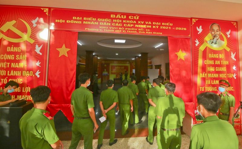 Hậu Giang tổ chức bầu cử sớm cho lực lượng công an, quân đội