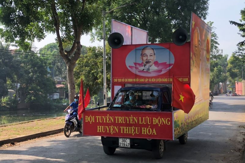 Huyện Thiệu Hóa tuyên truyền bằng xe lưu động