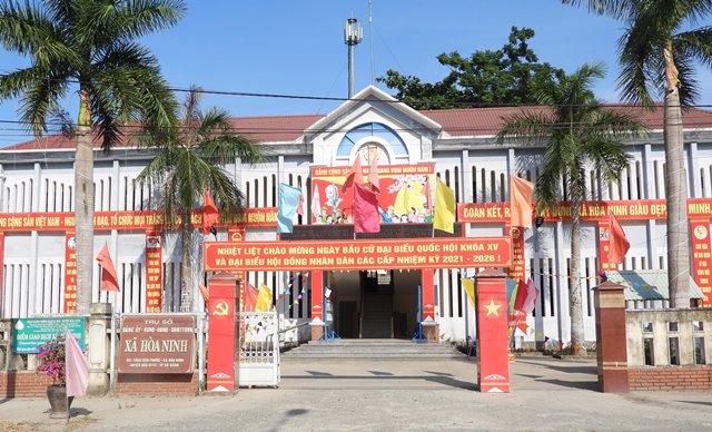 UBND x&atilde; H&ograve;a Ninh( Huyện H&ograve;a Vang rực rỡ cho ng&agrave;y bầu cữ