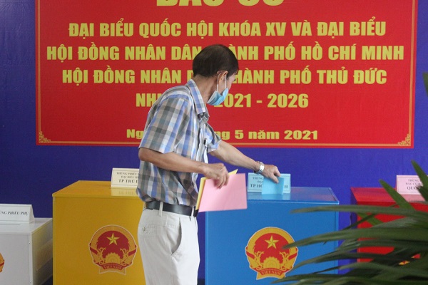 TP. HCM: Tính đến 13 giờ ngày 23/5 có 72,36% cử tri đã đi bỏ phiếu