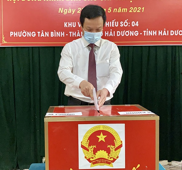 Ông Triệu Thế Hùng, Phó Bí thư Tỉnh ủy, Phó Chủ tịch Ủy ban Bầu cử tỉnh Hải Dương