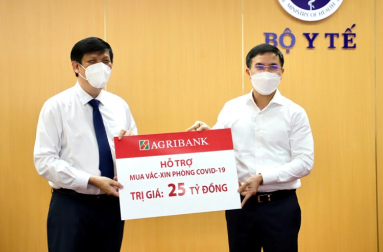 Agribank ủng hộ 25 tỷ đồng hỗ trợ mua vắc xin phòng Covid-19