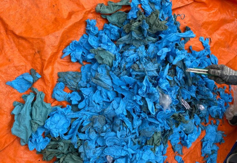 Đã có kết quả giám định gần 15 tấn găng tay cũ nhập khẩu từ Trung Quốc