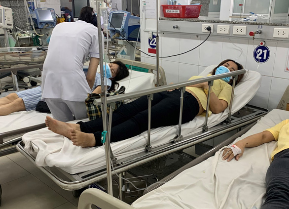 Bình Dương: Ngộ độc khí gas, gần 100 công nhân nhập viện cấp cứu