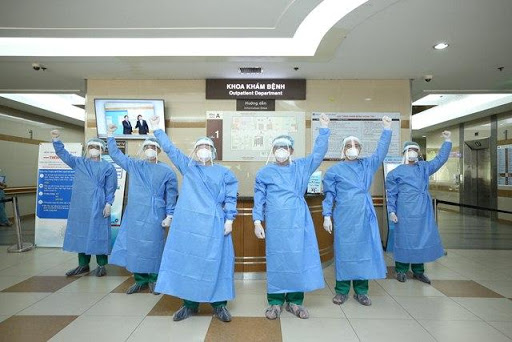 Lào Cai cử 30 cán bộ y tế hỗ trợ tỉnh Bắc Giang chống dịch Covid-19