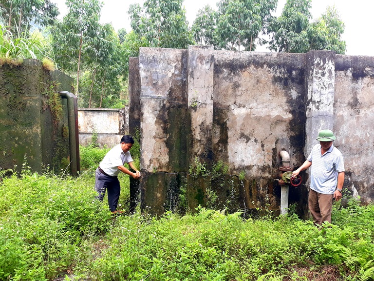 Công trình cấp nước sạch tập trung cho đồng bào dân tộc Dao tại xã Lãng Công (Sông Lô) xuống cấp trầm trọng (Ảnh Lưu Nhung - Thế Hùng)