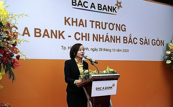 Bà Phạm Thị Ngọc Hồng - Giám đốc chi nhánh Bắc Sài Gòn của ngân hàng Bắc Á phát biểu nhận nhiệm vụ. Ảnh: Ngân hàng Bắc Á.