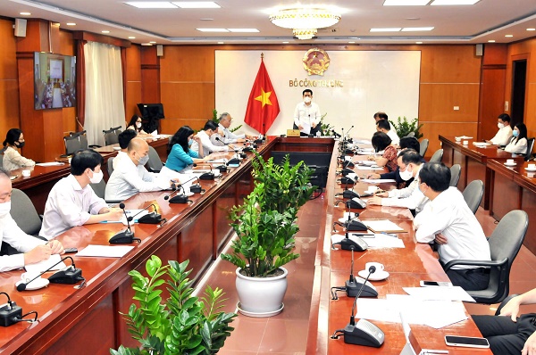 Bộ trưởng Bộ Công Thương Nguyễn Hồng Diên đã có buổi làm việc trực tuyến với Lãnh đạo tỉnh Bắc Ninh