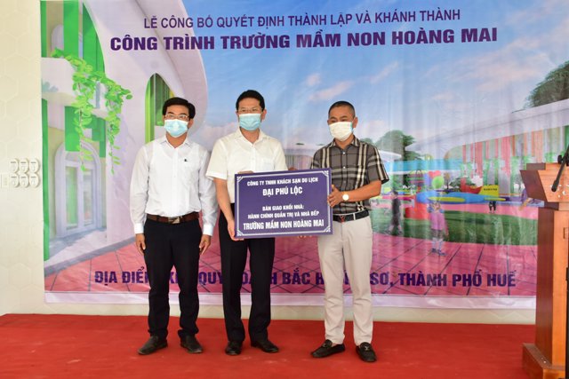 Công ty Đại Phú Lộc bàn giao công trình cho UBND TP Huế