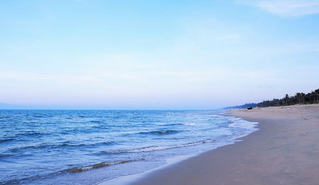 Tháng 5, TripAdvisor công bố các giải thưởng thường niên do hàng triệu người dùng bình chọn - Travelers' Choice Awards 2021 Best of the Best, tôn vinh các điểm lưu trú, điểm tham quan, nhà hàng...Trong bảng xếp hạng top 25 bãi biển đẹp nhất châu Á, Việt Nam góp mặt 2 bãi biển trong top này là An Bàng (Quảng Nam) và Mỹ Khê (Đà Nẵng) lần lượt ở vị trí 24, 25. Tháng 5, TripAdvisor công bố các giải thưởng thường niên do hàng triệu người dùng bình chọn - Travelers' Choice Awards 2021 Best of the Best, tôn vinh các điểm lưu trú, điểm tham quan, nhà hàng...Trong bảng xếp hạng top 25 bãi biển đẹp nhất châu Á, Việt Nam góp mặt 2 bãi biển trong top này là An Bàng (Quảng Nam) và Mỹ Khê (Đà Nẵng) lần lượt ở vị trí 24, 25.