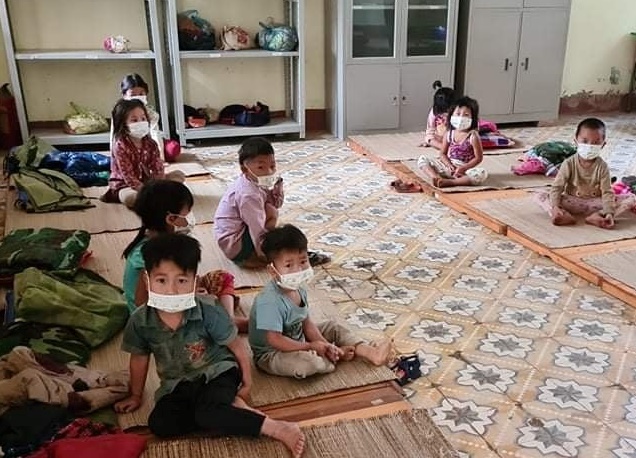 Các em nhỏ đang cách ly y tế ở Điện Biên