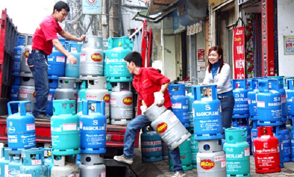 Từ 1/6, giá gas tăng 14.000 đồng/bình 12kg
